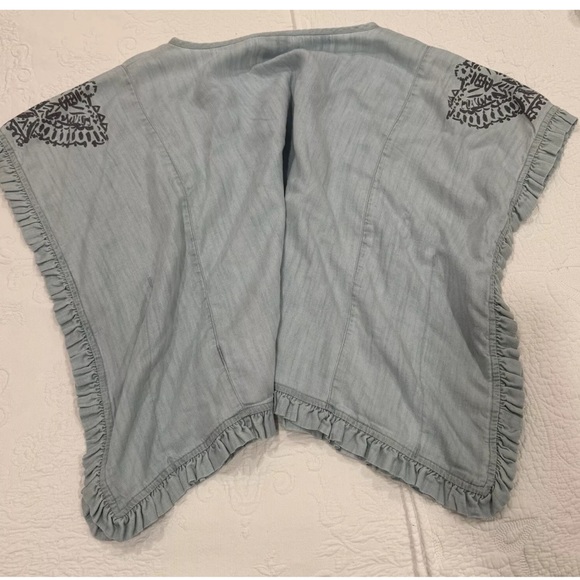 NWT Ariat Western Eden Cap Sleeve Light Blue Top Ruffled Edge SIZE Medium - Picture 6 of 10